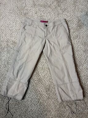 SO Lightweight Beige Cargo Capri Pants